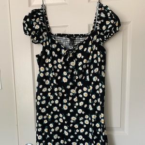 Forever21 - 2X Daisy Puff-Sleeve Dress